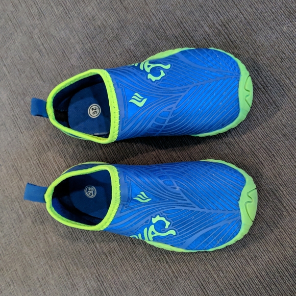 merence Other - Toddler water shoes